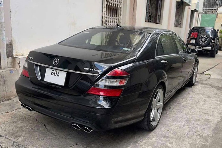 Cụ thể, chiếc xe trong bài viết này đã chạy được hơn 68.000 miles (tương đương 109.435 km), 1 công tơ mét có thể chấp nhận được cho chiếc xe Mercedes-Benz S63 AMG đã 16 năm tuối.