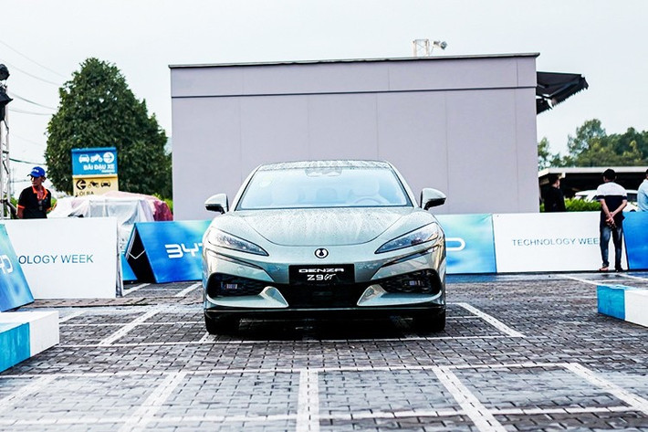 Hiện tại, mục đích cụ thể của việc đưa Z9GT về Việt Nam vẫn chưa được BYD công bố. Tuy nhiên, nhiều khả năng đây là một phần trong chiến lược tiếp thị sản phẩm và trình diễn công nghệ, tương tự như cách hãng từng làm với mẫu SUV thuần điện Yangwang U8 trước đó.