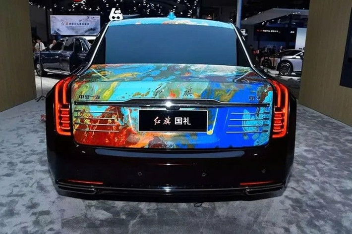 Chính thức ra mắt thị trường Trung Quốc vào hồi tháng 6/2024, Hongqi Guoli là mẫu xe dành cho lãnh đạo cấp cao và được bán dưới thương hiệu mới mang tên Golden Sunflower. Đây là thương hiệu được Hongqi dành riêng cho những mẫu xe đắt đỏ và sang trọng nhất trong dải sản phẩm của hãng.