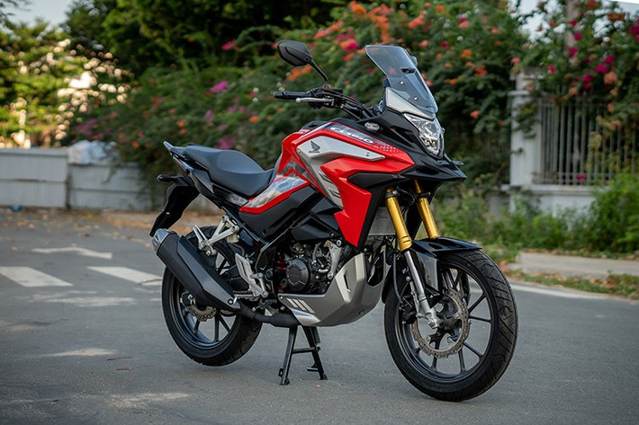 Dù đã có mặt từ năm 2023, mẫu xe môtô Honda CB150X này tiếp tục được nâng cấp để giữ vững vị thế trong phân khúc thể thao đường trường (sport touring) cho những tay lái mới đam mê xê dịch.