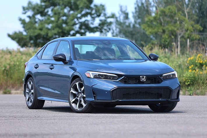 Với những điều chỉnh vừa đủ, Honda Civic 2026 cho thấy sự tinh gọn, hiện đại và bền bỉ trong triết lý phát triển. Dù không mang đến sự bùng nổ, nhưng đây có thể là bước đệm vững chắc cho thế hệ tiếp theo.