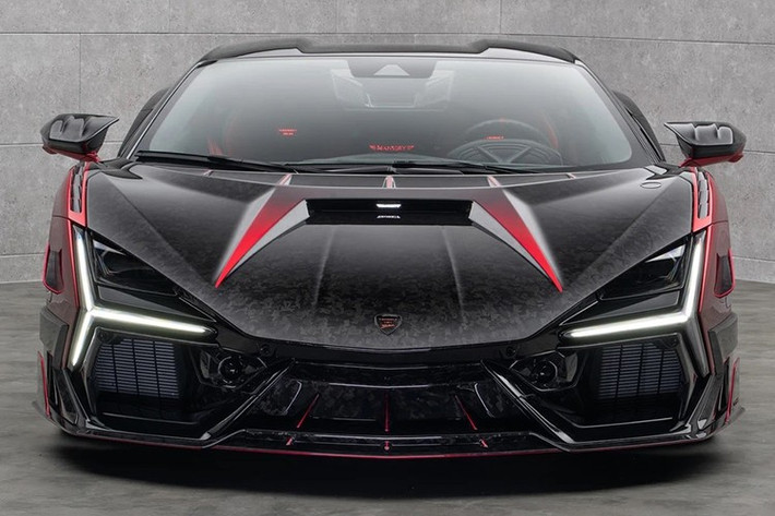 Khả năng tăng tốc của Lamborghini Revuelto từ 0-100 km/h trong 2,4 giây và tốc độ tối đa đạt 354 km/h. Mức giá chiếc siêu xe Revuelto Mansory Initiate thuộc sở hữu của tay đua Esteban Ocon không được tiết lộ.