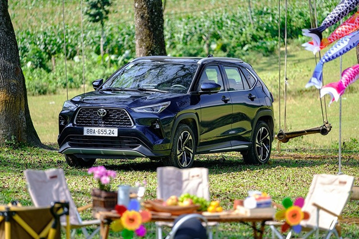 Yaris Cross là mẫu xe duy nhất của Toyota góp mặt trong top 10 xe bán chạy tháng 4/2025 với doanh số đạt 1.080 xe bán ra, giảm 105 xe so với tháng trước đó. Cái mác xe Toyota nhập khẩu cùng sức hút về kiểu dáng thiết kế là yếu tố tạo nên thành công cho Yaris Cross. Sau 4 tháng đã qua của năm 2025, tổng doanh số bán Yaris Cross tại Việt Nam đạt 3.197 xe, nhiều hơn đối thủ trực tiếp Mitsubishi Xforce 650 xe.