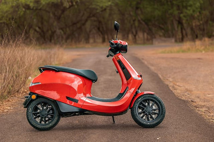 Điểm đặc biệt là xe máy điện Ola S1 Pro Sport được trang bị hệ thống hỗ trợ lái tiên tiến (ADAS) tính năng vốn thường thấy trên ôtô và môtô cao cấp, nay lần đầu xuất hiện trên một mẫu xe điện phổ thông.
