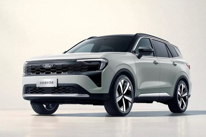 Ford Territory 2025 Dấu hiệu nhận biết Ford Territory 2025 sắp ra mắt chính là việc đại lý đang tích cực xả hàng tồn cho bản hiện hành. Hãng xe hơi Mỹ chưa xác nhận thông tin nhưng nguồn tin từ đại lý, Territory bản mới nhiều khả năng ra mắt trong tháng 7 này.