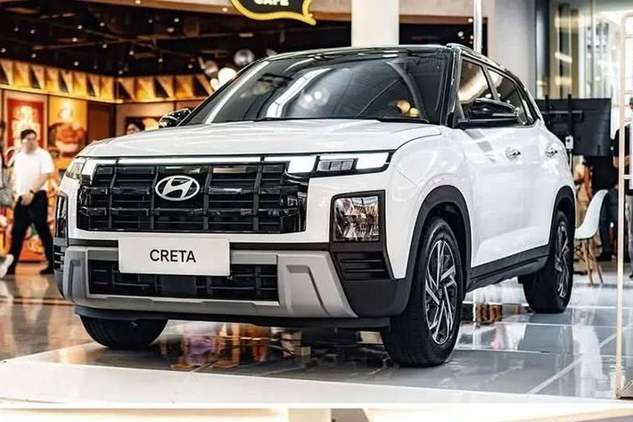 Theo thông tin từ một số tư vấn bán hàng tại đại lý, Hyundai Creta 2025 mới đã bắt đầu nhận đặt cọc. Dù Hyundai Thành Công chưa đưa ra thông báo chính thức, nhiều khả năng mẫu xe này sẽ được giới thiệu vào khoảng cuối tháng 6/2025.
