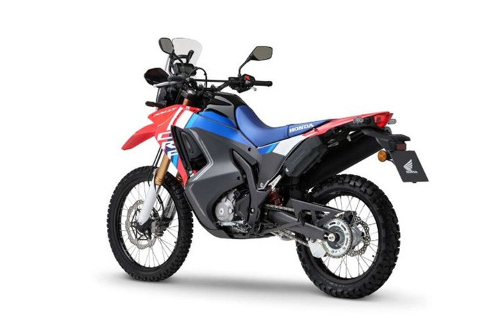 Hệ thống ly hợp được thiết kế giảm 20% lực kéo, trong khi tỷ số truyền của hộp số được tối ưu hóa để tăng tốc hiệu quả ở các số từ 1 đến 5, trong khi số 6 được điều chỉnh dài hơn để giảm vòng tua động cơ.