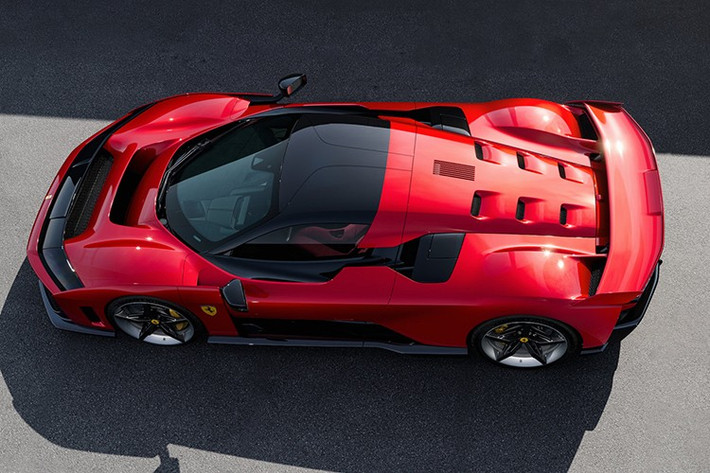 Ferrari F80 có giá khởi điểm vào khoảng 3,9 triệu USD (tương đương hơn 100 tỷ đồng). Với số lượng giới hạn và mức giá trên trời, F80 thuộc nhóm hypercar chỉ dành cho những khách hàng siêu giàu và đam mê tốc độ trên toàn thế giới.