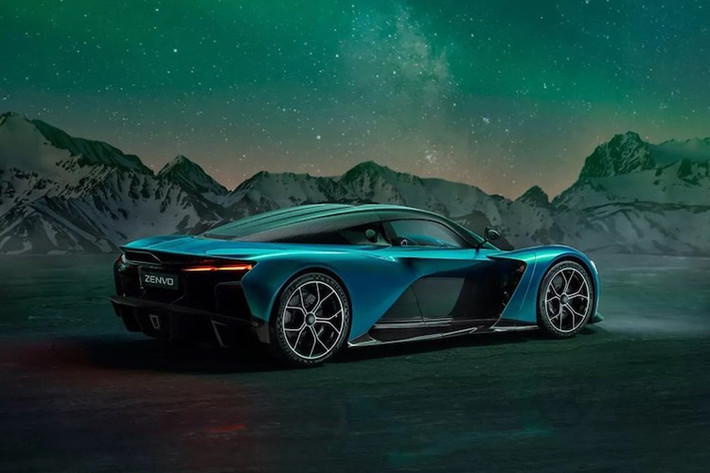 Để nhắc lại, Zenvo đã giới thiệu dòng hypercar Aurora với phiên bản Agil cho đường đua và biến thể Tur tập trung nhiều hơn vào đường trường từ năm 2023. Tuy nhiên phải tới nay hãng mới hoàn thiện xong bản Tur.
