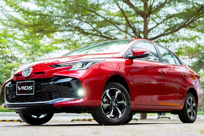 Toyota Vios: 5.265 xe Tính lũy kế từ đầu năm đến nay, Toyota bán được 5.265 xe được bán ra. Tính trunh bình mỗi tháng Vios bán được 877 xe ra thị trường. Tại Việt Nam, Toyota Vios được bán ra với 3 phiên bản đi kèm mức giá 458-545 triệu đồng.