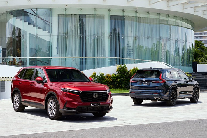 Mẫu xe SUV Honda CR-V e:HEV thế hệ mới tại Việt Nam ghi điểm nhờ công nghệ hybrid tiên tiến, khả năng vận hành ổn định và thiết kế sang trọng.