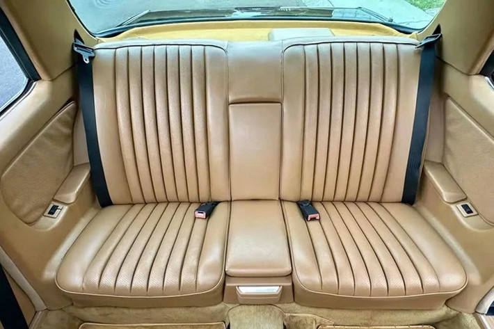 Nếu bạn muốn sở hữu chiếc xe cổ này, phải trả mức giá cao hơn 6.750 đô la (tương đương khoảng hơn 173 triệu đồng), 1 con số được xem là khá hợp lý.