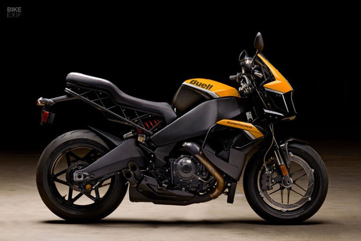 Buell SuperTouring 1190 là mẫu sport touring được trang bị động cơ V-twin dung tích 1.190 cc, cho công suất 185 mã lực (HP) tại 10.600 vòng/phút và mô-men xoắn 102 lb-ft tại 8.200 vòng/phút.