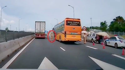 CSGT nói lý do xuất hiện trên cao tốc Vĩnh Hảo - Phan Thiết
