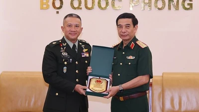 Việt Nam không ngừng củng cố quan hệ với Thái Lan