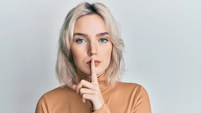 5 điều người thông minh không bao giờ khoe trên mạng xã hội