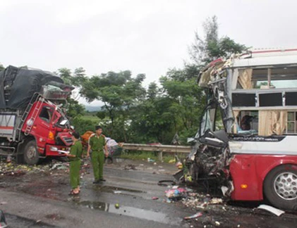 Những vụ tai nạn xe khách thảm khốc gần đây