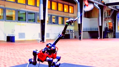 Robot bốn chân chơi cầu lông cùng con người 
