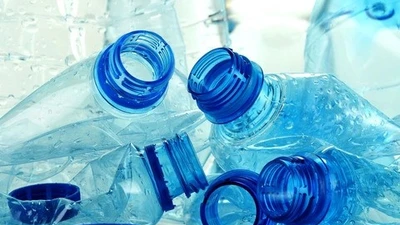 Nhựa PFAS “vĩnh cửu” được làm sạch nhờ ánh sáng mặt trời 