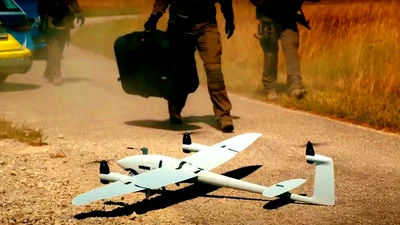 UAV Vector Ukraine sống sót thần kỳ dù bị bắn tơi tả