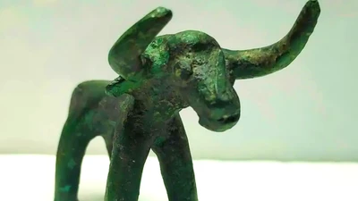 Bức tượng bò nhỏ 2.500 năm tuổi làm sáng tỏ bí mật Hy Lạp cổ
