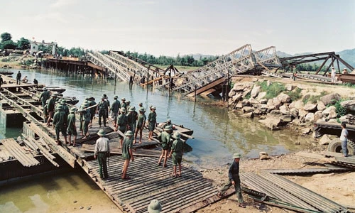 Miền bắc Việt Nam thời kháng chiến chống Mỹ qua ảnh