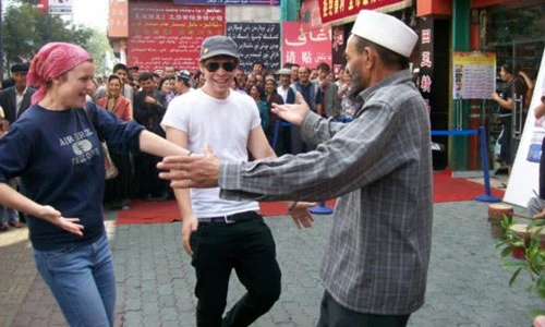 Một Tân Cương bình lặng qua ống kính phóng viên