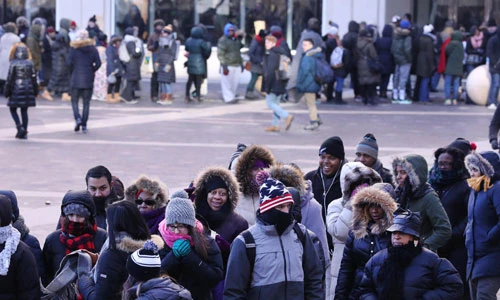 Ảnh: Dòng người xếp hàng mua vé "chào" Tổng thống Obama