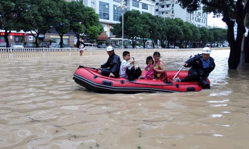 Nhìn lại ảnh siêu bão Megi tàn phá Đài Loan, Trung Quốc