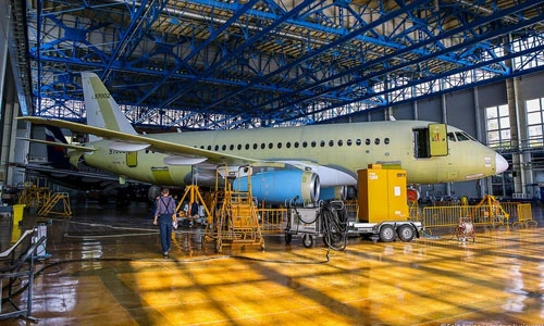 Đột nhập lò sản sinh máy bay Sukhoi Superjet ở Nga