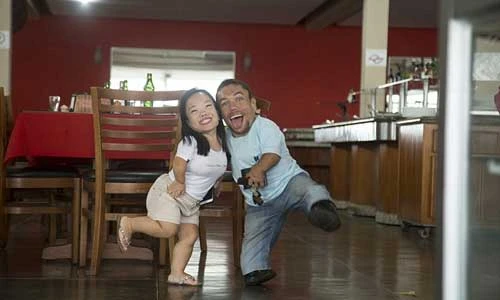 Cuộc sống hạnh phúc của cặp đôi lùn nhất thế giới