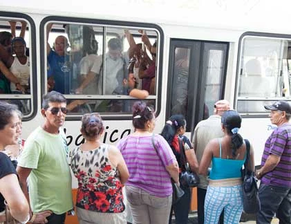 Bộ ảnh chân thực về cuộc sống đời thường ở Cuba