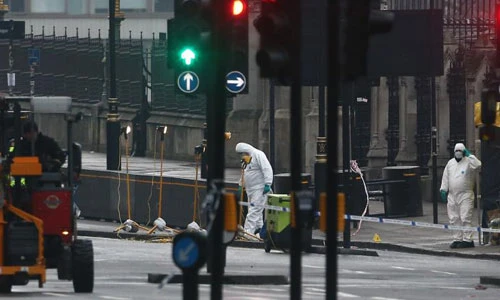 Chùm ảnh nước Anh bàng hoàng sau vụ tấn công khủng bố