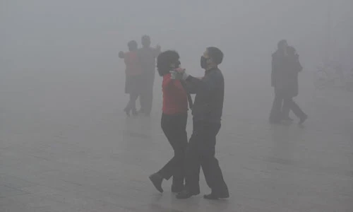 Thêm loạt ảnh về sương mù giăng kín trời ở Trung Quốc