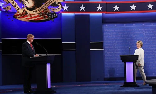 Những hình ảnh đầu tiên trong cuộc tranh luận Trump-Clinton