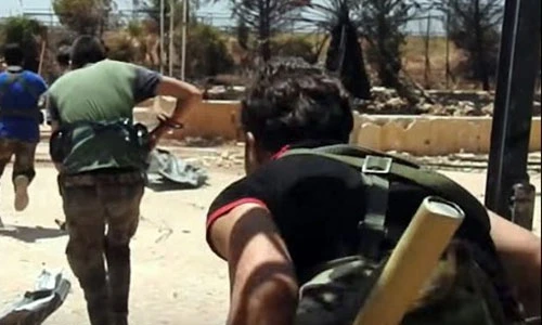 Chùm ảnh nhóm Jeish Al-Fatah tháo chạy ở nam Aleppo