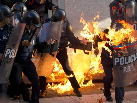 Hình ảnh bạo lực chấn động nhất năm 2013