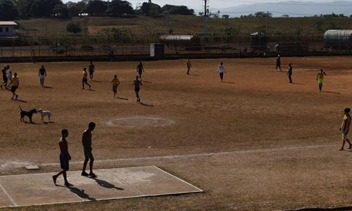 Cuộc sống bên trong nhà tù thừa người, thiếu buồng giam