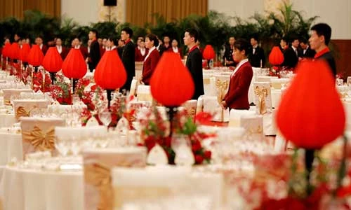 Lóa mắt trước yến tiệc ở Trung Quốc qua ảnh Sputnik