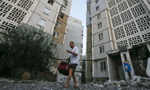 Miền đông Ukraine tan hoang trước giờ ngừng bắn