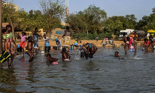 Cuộc sống đời thường bên bờ sông Niger qua ảnh
