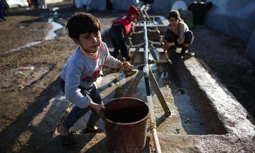 Rớt nước mắt cảnh ngộ các em nhỏ thời chiến