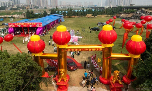 Đám cưới làng quê Trung Quốc qua ảnh 