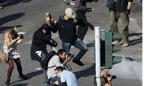 Chùm ảnh bạo loạn bùng phát ở Hy Lạp