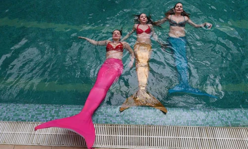 Đột nhập trường dạy làm nàng tiên cá ở Nga 