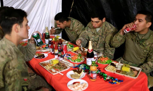 Ảnh: Lính Mỹ ở Iraq mừng Lễ Tạ ơn