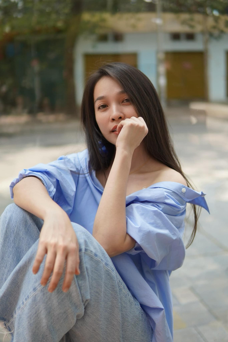 Sự trẻ trung của Hiền Thục không chỉ đến từ việc lựa chọn trang phục mà còn nằm ở tinh thần lạc quan, yêu đời mà cô luôn thể hiện. Ảnh: FB Nguyễn Thị Hiền Thục 9.jpg