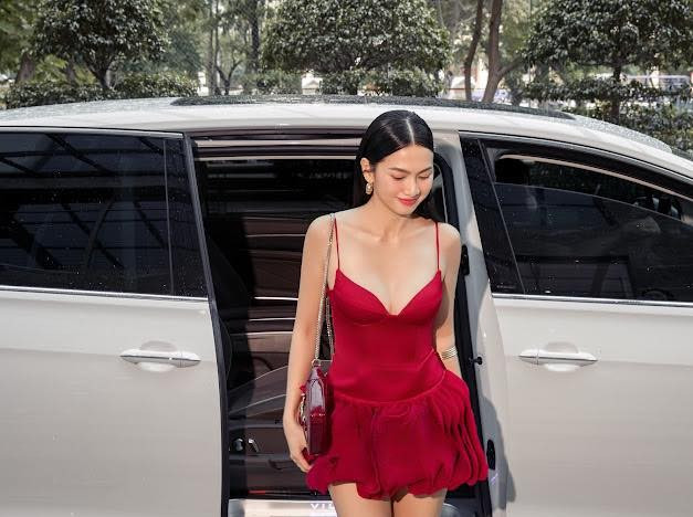 Mới đây, siêu mẫu Anh Thư trở thành tâm điểm chú ý khi xuất hiện tại một sự kiện giải trí. Ảnh: FB Anh Thư 1.jpg