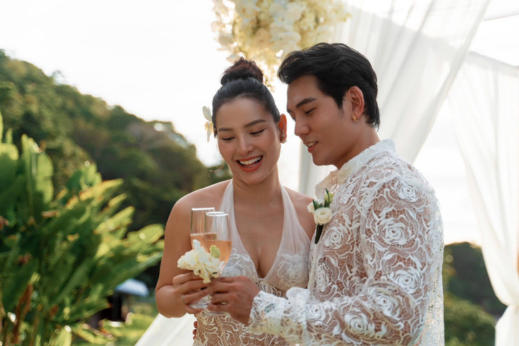 Sau sinh con, Phương Trinh Jolie chăm mặc hở để khoe triệt để hình thể nóng bỏng. Ảnh: FB Phương Trinh Jolie 8-9414.jpg