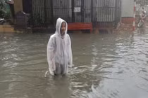 Sở GD&ĐT Hà Nội chậm ứng phó bão, 'đẩy' phụ huynh phản ứng nhanh?